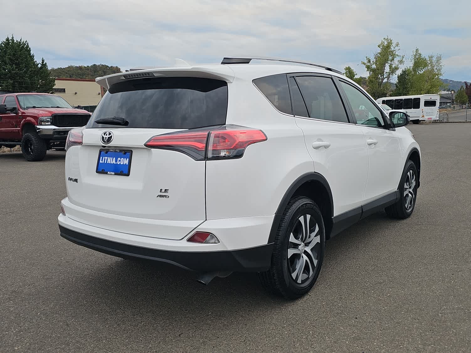 Thumbnail: 2018 Toyota RAV4 - 5
