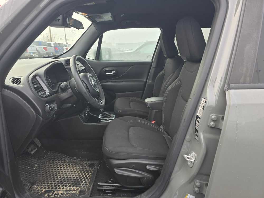 Thumbnail: 2022 Jeep Renegade - 9