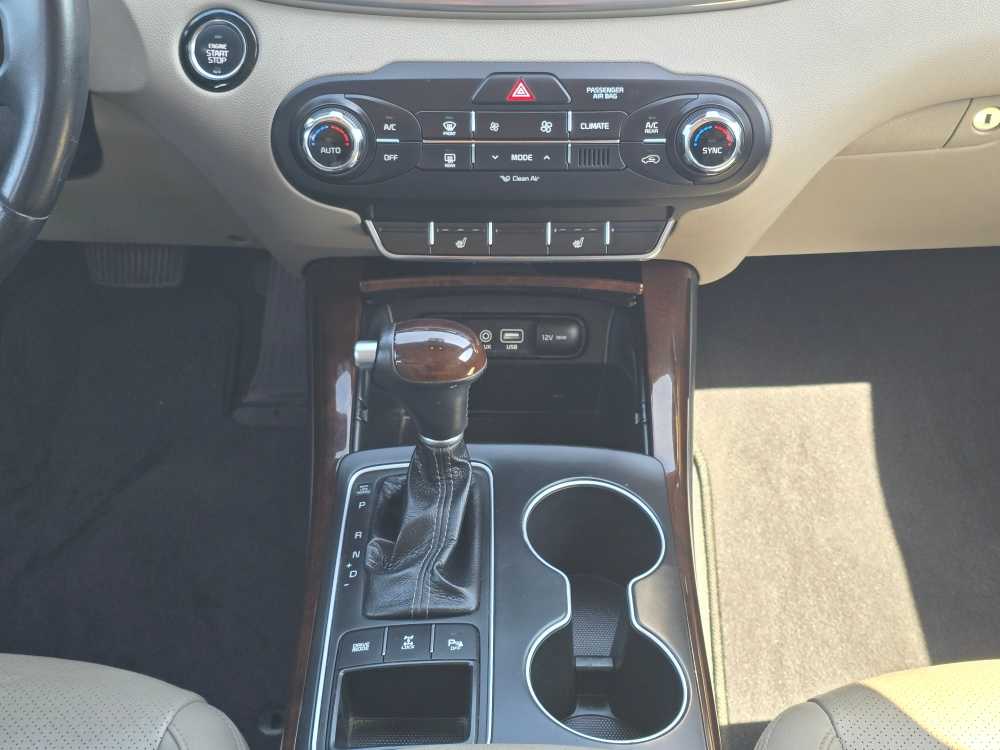 Thumbnail: 2017 Kia Sorento - 13