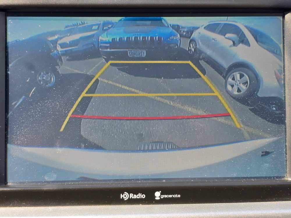 Thumbnail: 2015 Toyota Highlander - 20