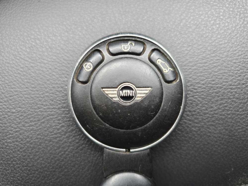 Thumbnail: 2013 MINI Cooper Countryman - 21