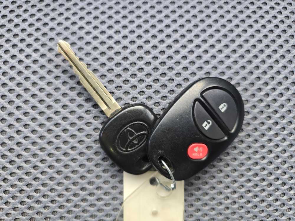 Thumbnail: 2005 Toyota Tacoma - 21