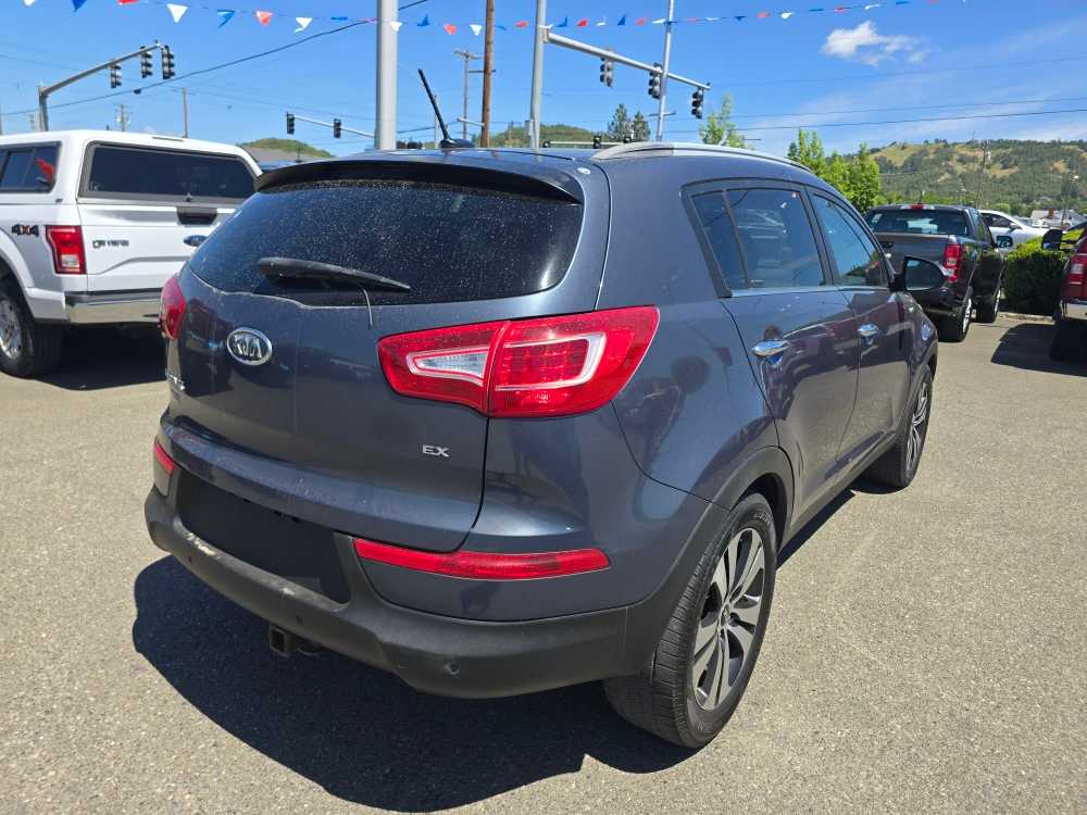 Thumbnail: 2011 Kia Sportage - 3