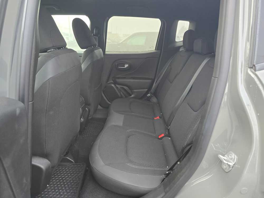 Thumbnail: 2022 Jeep Renegade - 16