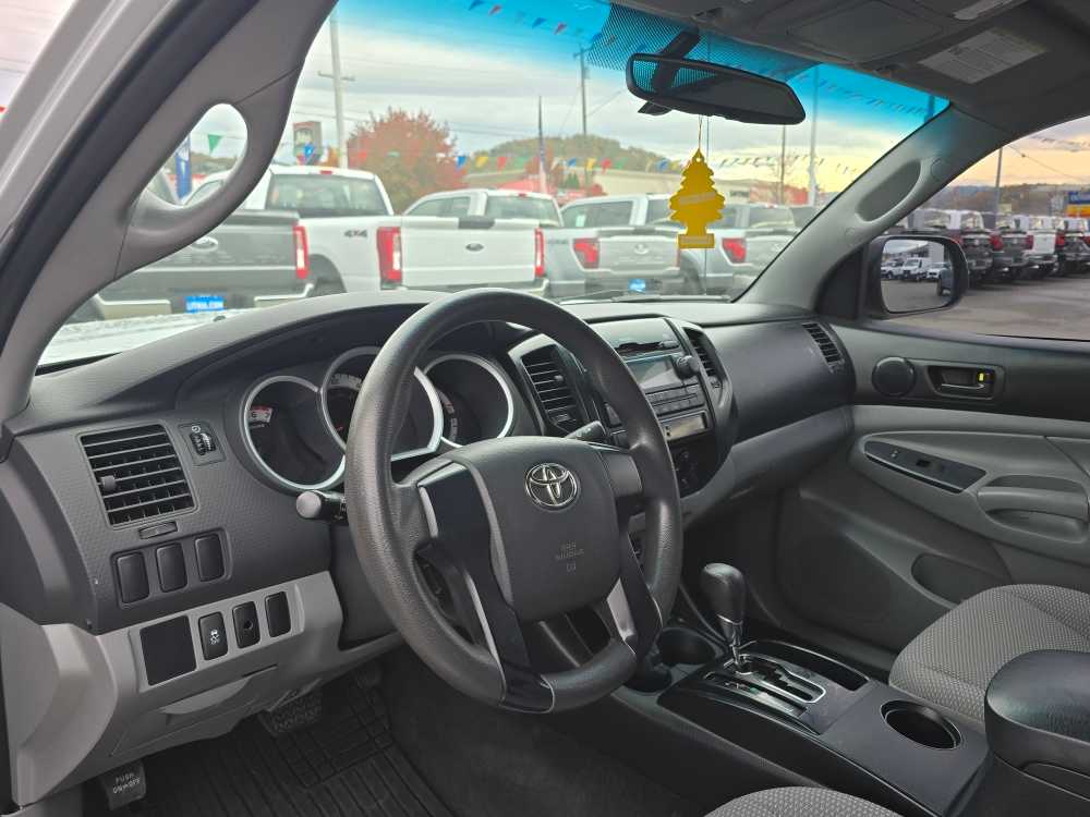 Thumbnail: 2012 Toyota Tacoma - 9