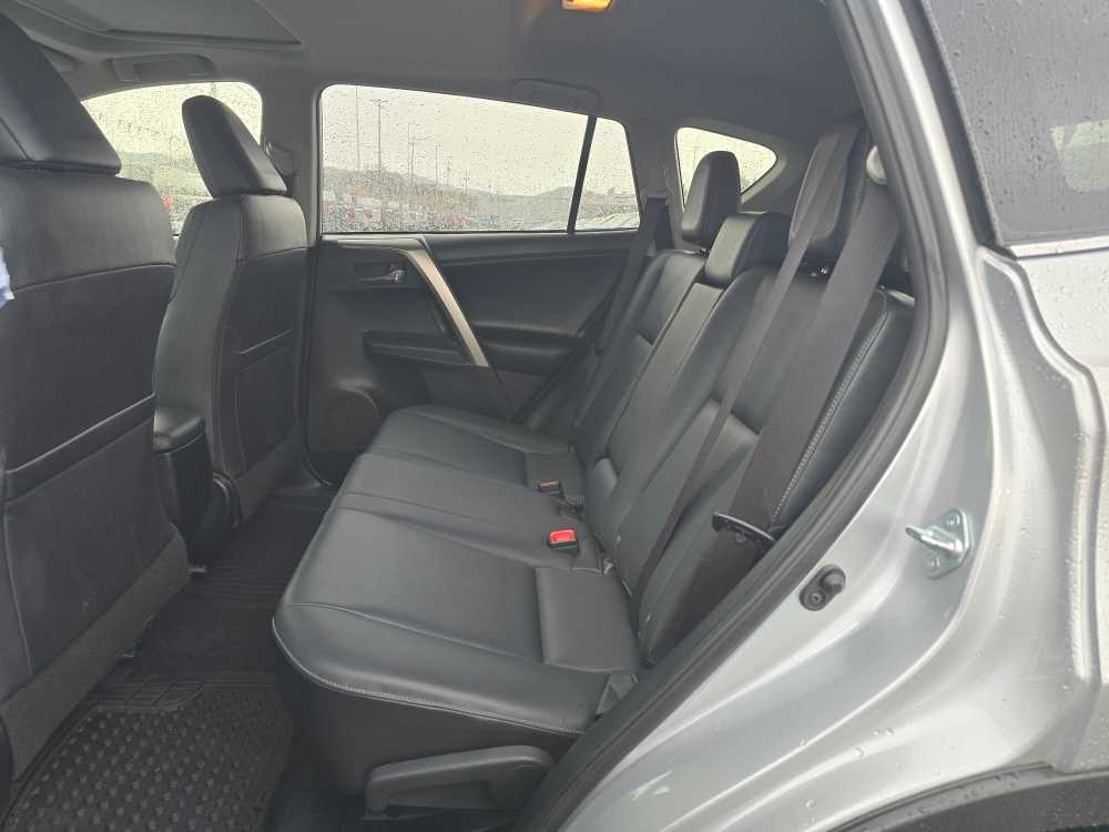 Thumbnail: 2015 Toyota RAV4 - 16