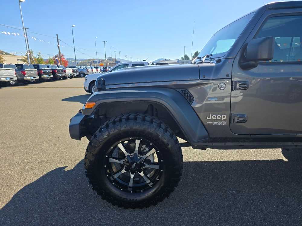 Thumbnail: 2019 Jeep Wrangler - 18