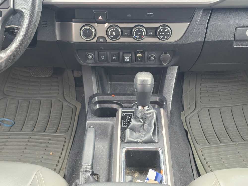 Thumbnail: 2019 Toyota Tacoma - 13