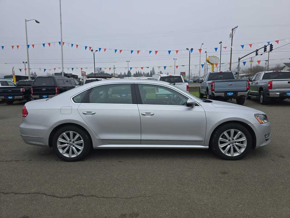 Thumbnail: 2012 Volkswagen Passat - 6