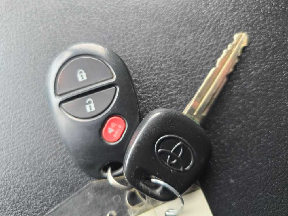 Thumbnail: 2017 Toyota Tundra - 23