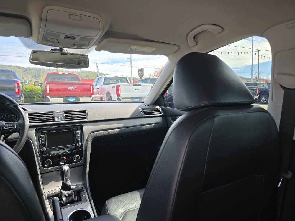 Thumbnail: 2014 Volkswagen Passat - 14