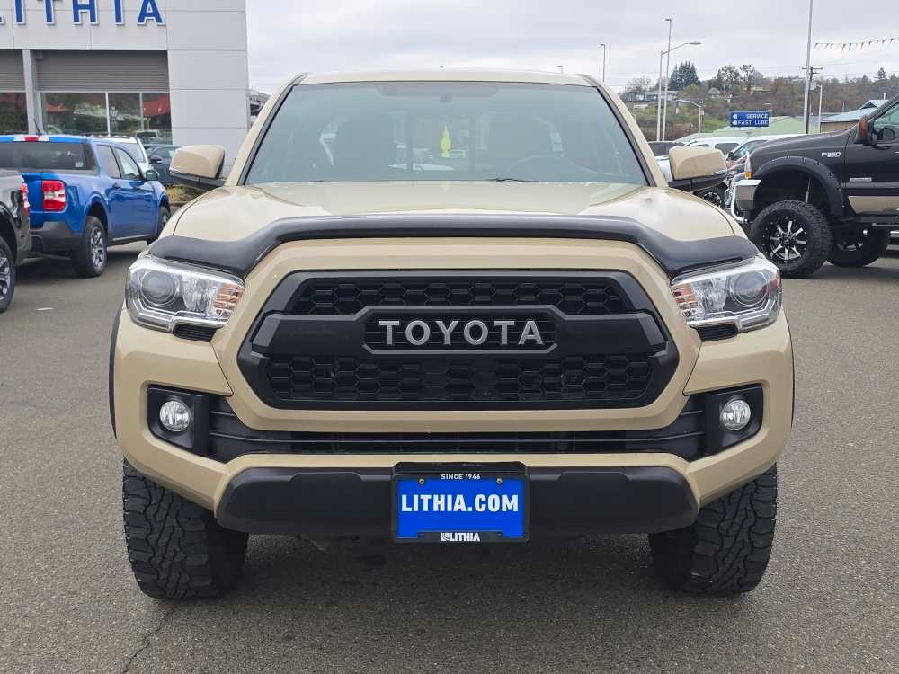 Thumbnail: 2017 Toyota Tacoma - 8