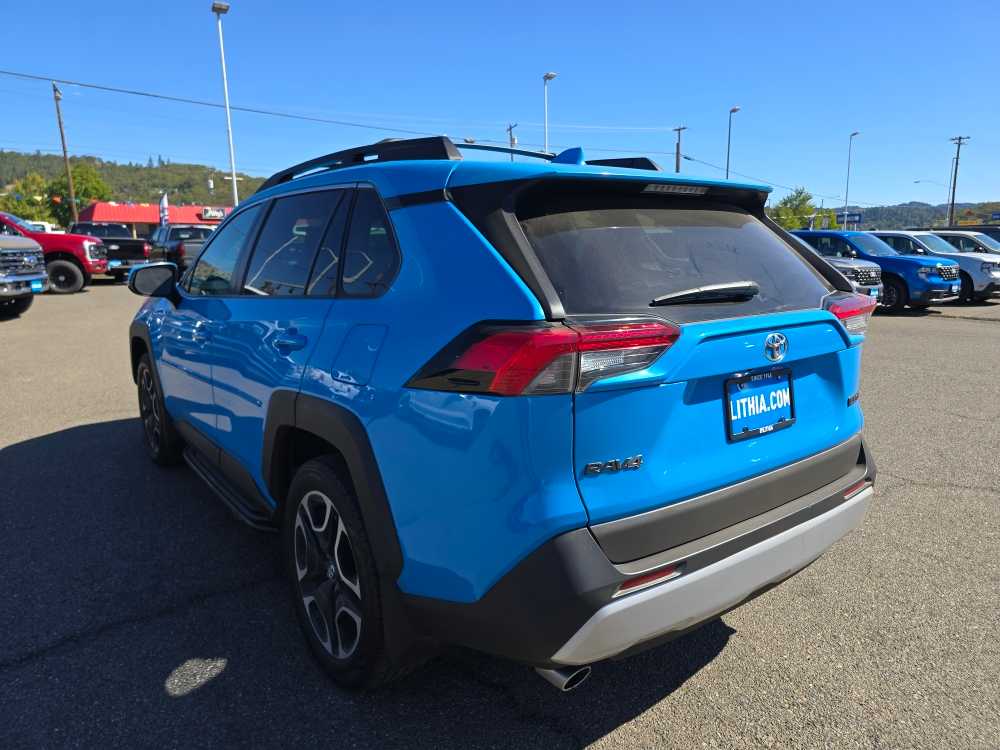 Thumbnail: 2019 Toyota RAV4 - 3