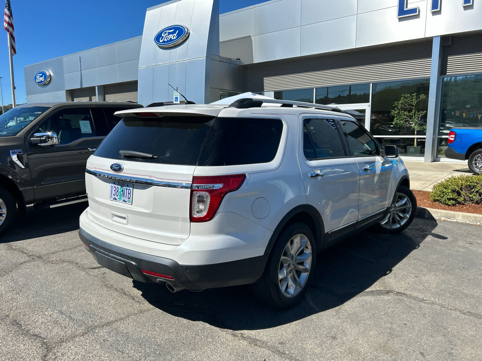 Thumbnail: 2015 Ford Explorer - 5