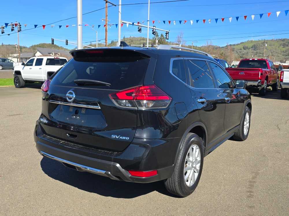 Thumbnail: 2017 Nissan Rogue - 5