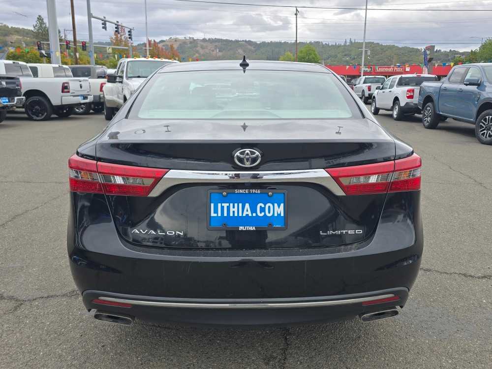 Thumbnail: 2016 Toyota Avalon - 4