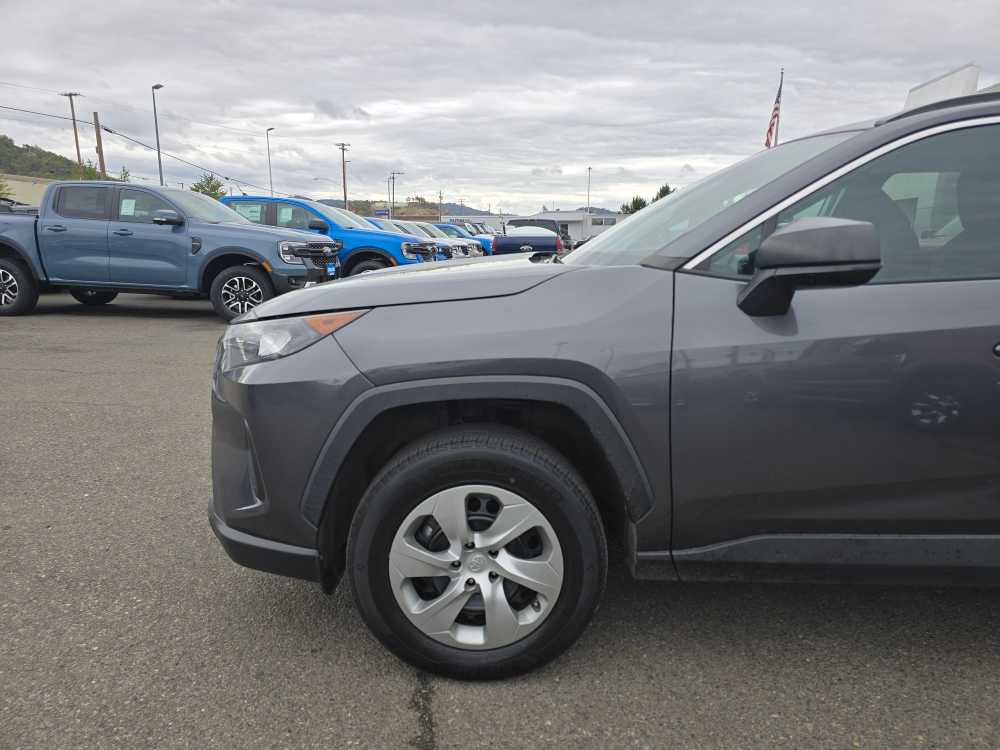 Thumbnail: 2021 Toyota RAV4 - 18