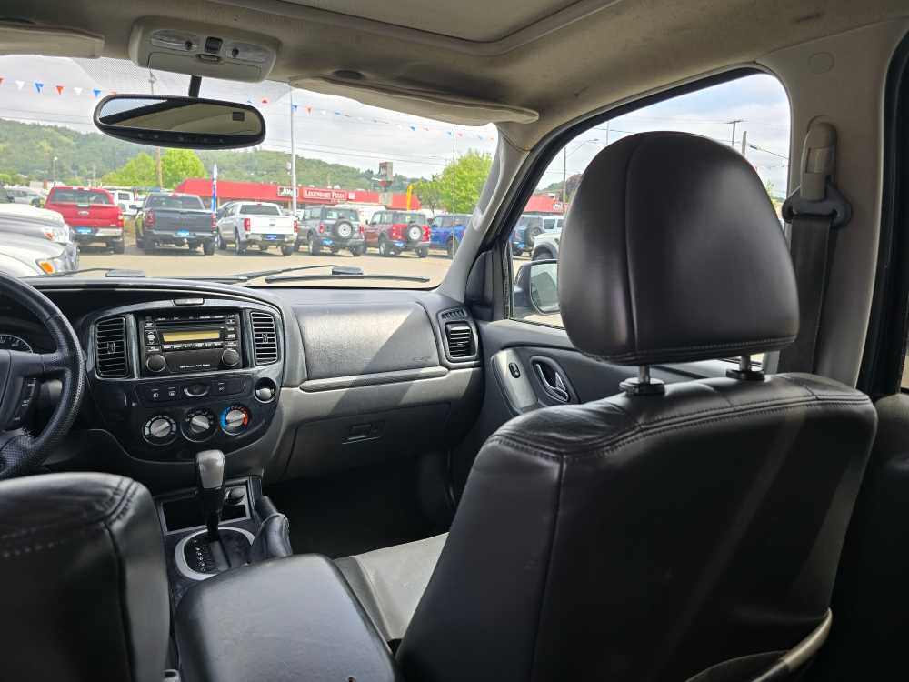 Thumbnail: 2005 Mazda Tribute - 15
