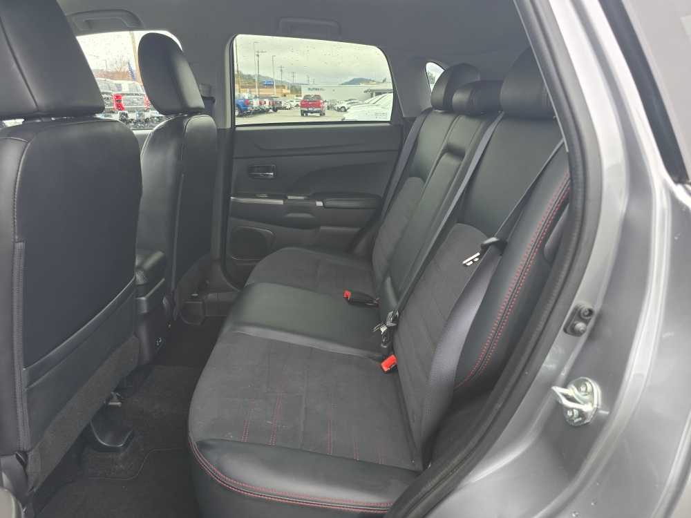 Thumbnail: 2024 Mitsubishi Outlander Sport - 16