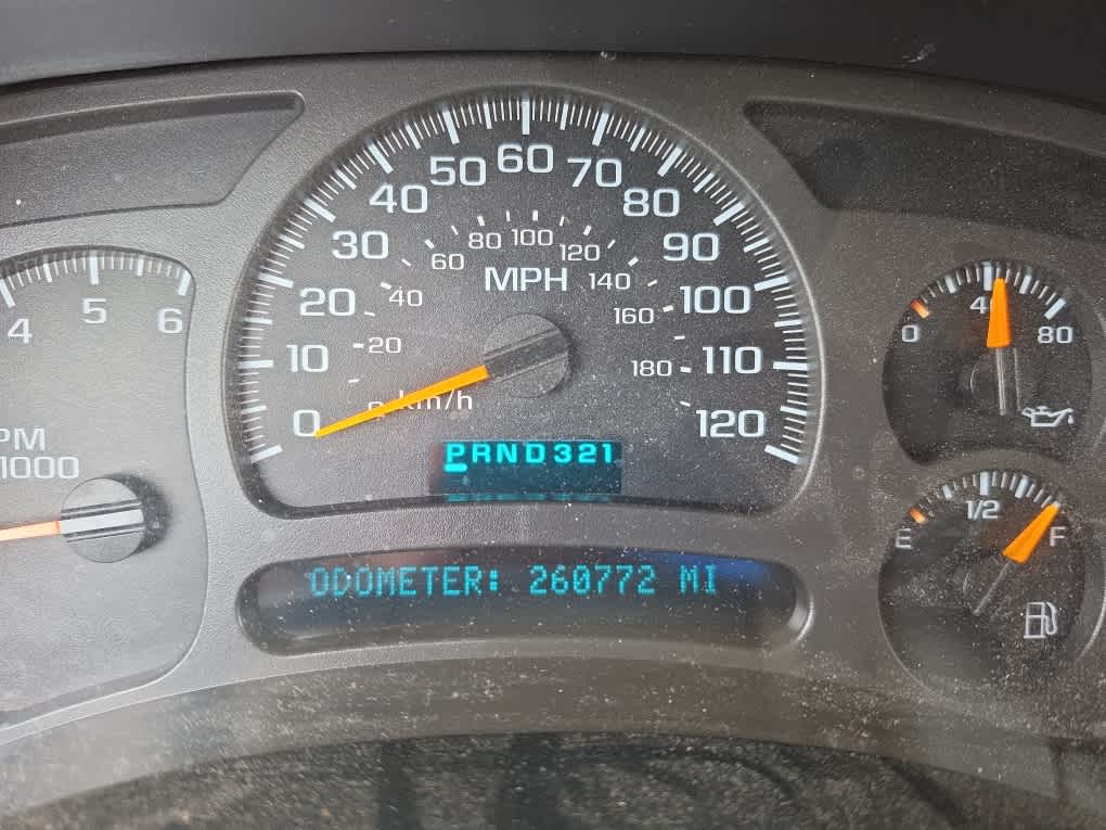 Thumbnail: 2005 Chevrolet Tahoe - 3