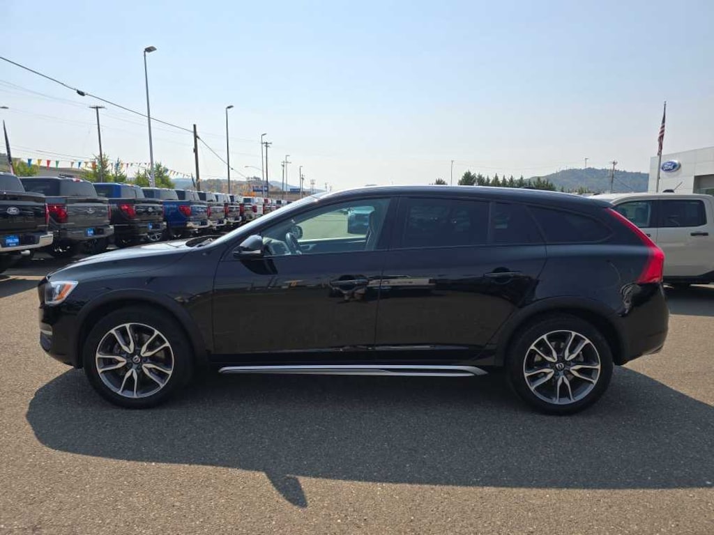 Certified 2018 Volvo V60 Cross Country T5 AWD Wagon