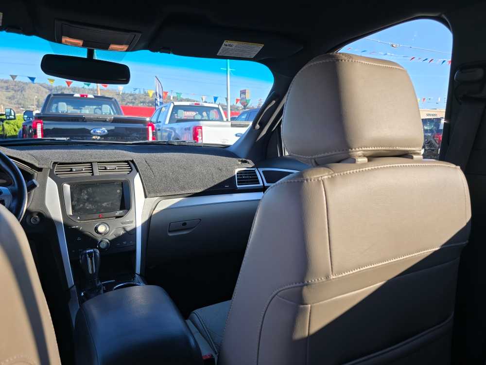 Thumbnail: 2015 Ford Explorer - 14