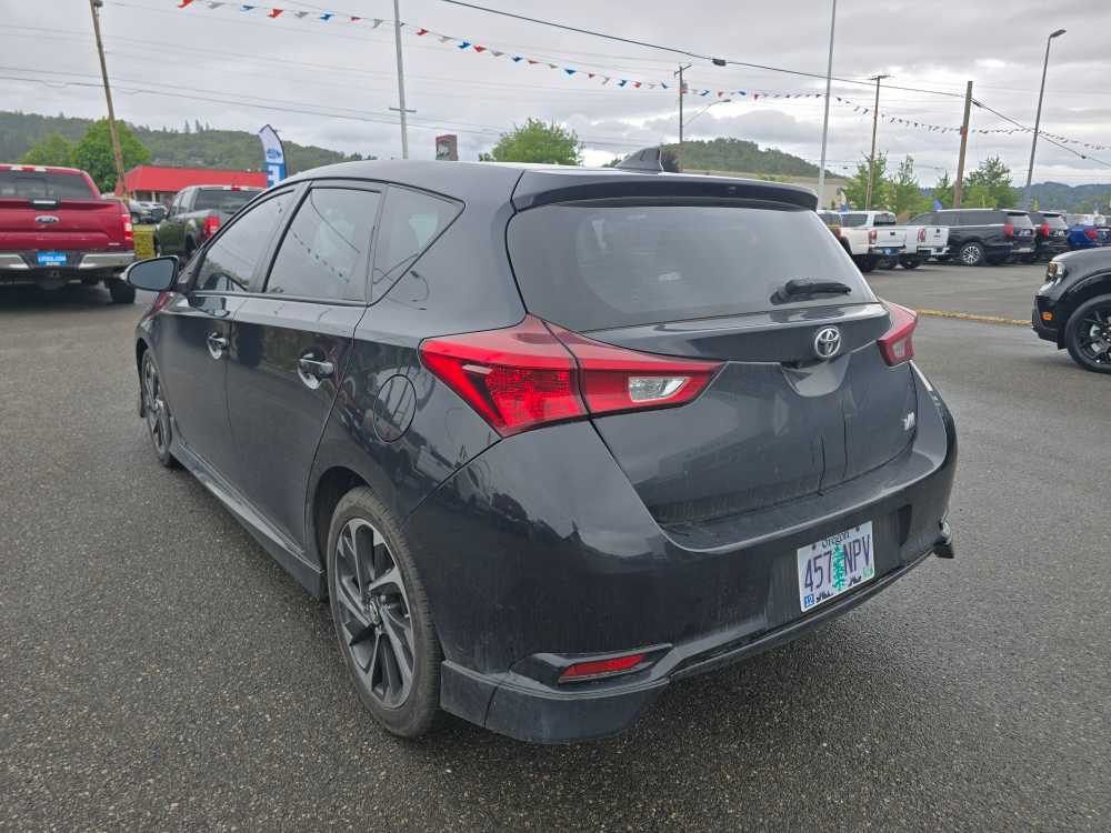 Thumbnail: 2018 Toyota Corolla iM - 2