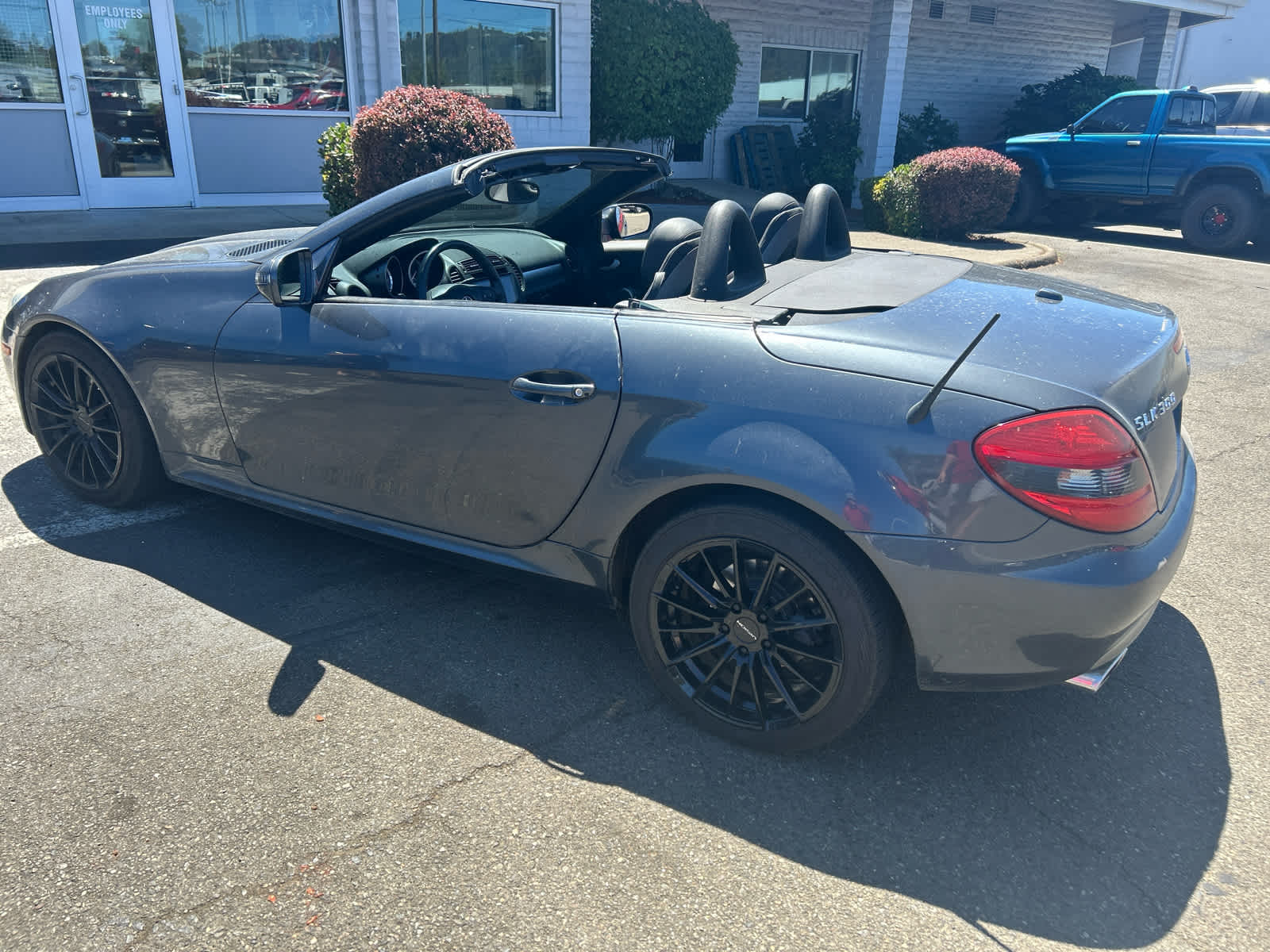 Thumbnail: 2010 Mercedes-Benz SLK - 3