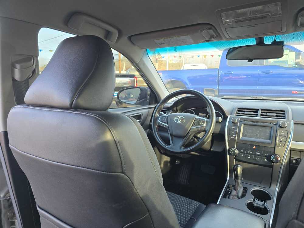 Thumbnail: 2015 Toyota Camry - 10