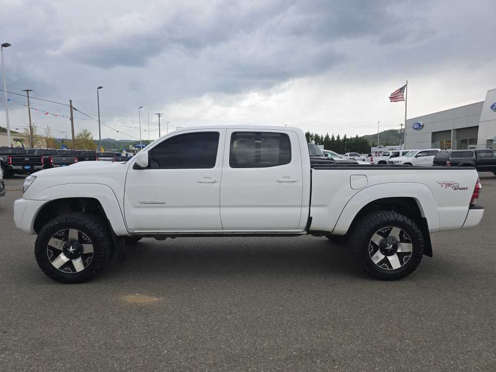 Thumbnail: 2010 Toyota Tacoma - 2