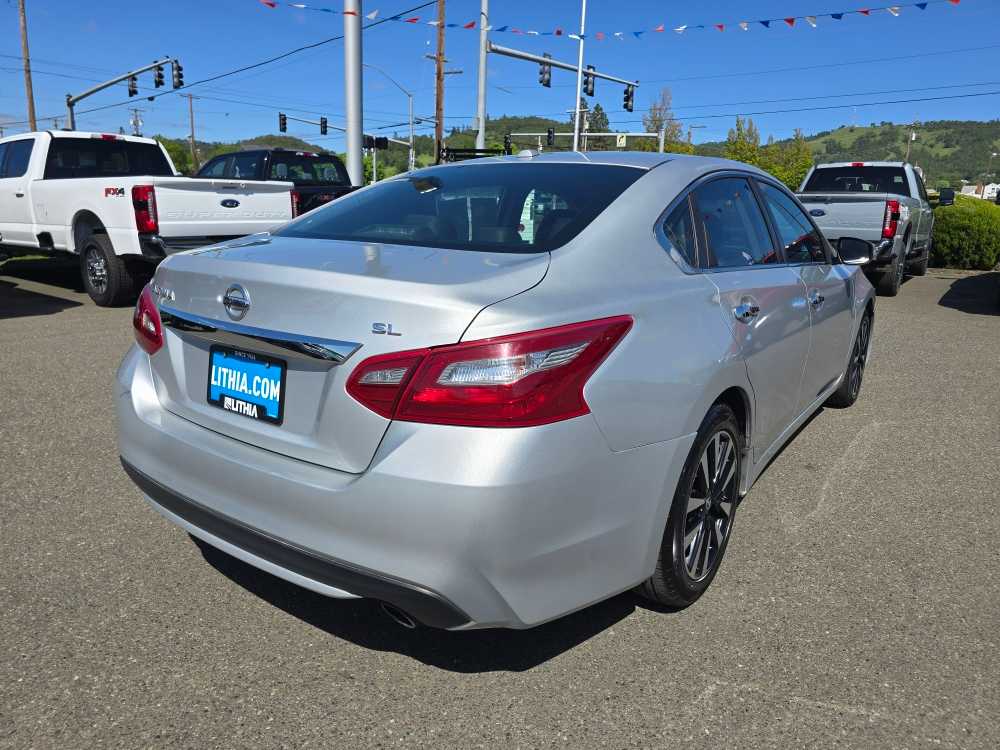 Thumbnail: 2018 Nissan Altima - 5