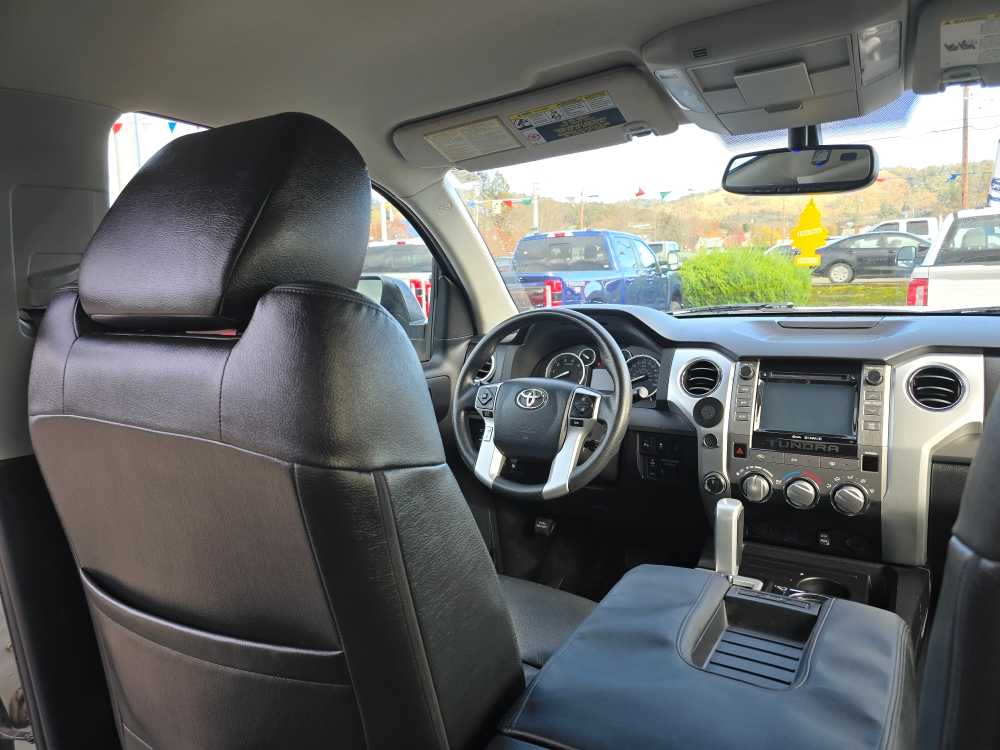 Thumbnail: 2016 Toyota Tundra - 10