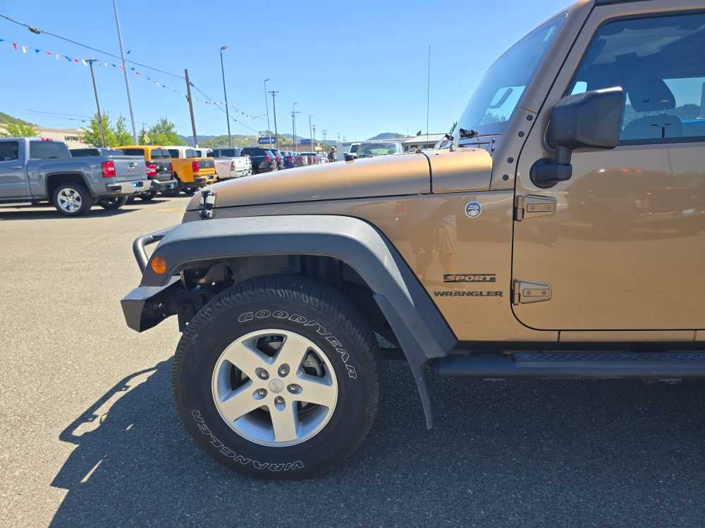 Thumbnail: 2015 Jeep Wrangler - 6
