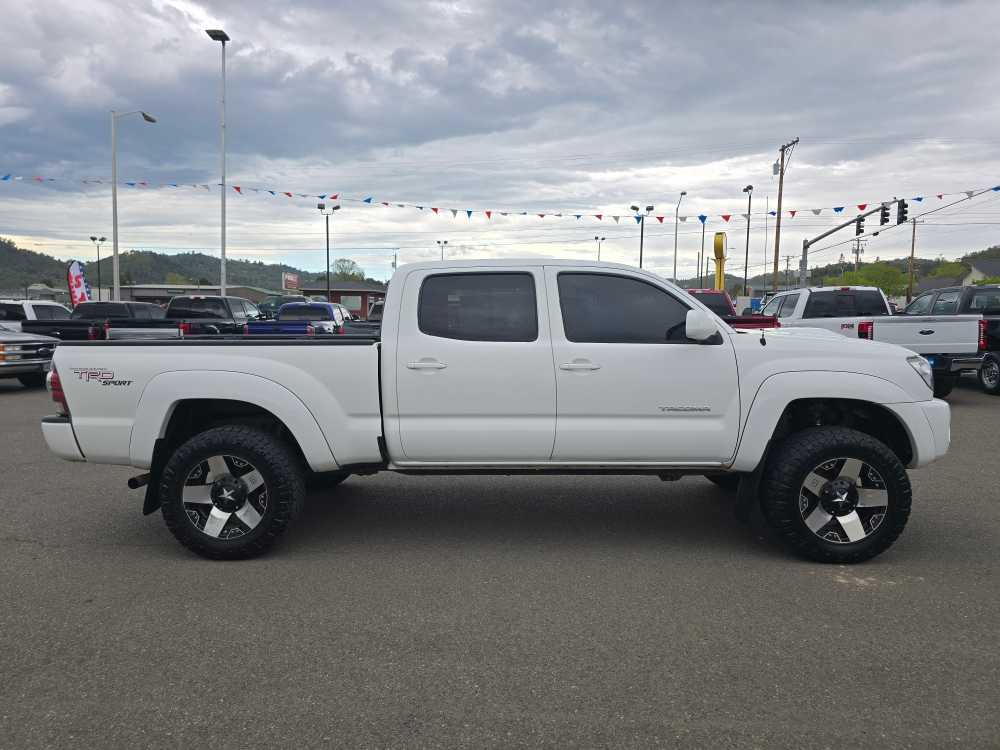 Thumbnail: 2010 Toyota Tacoma - 6