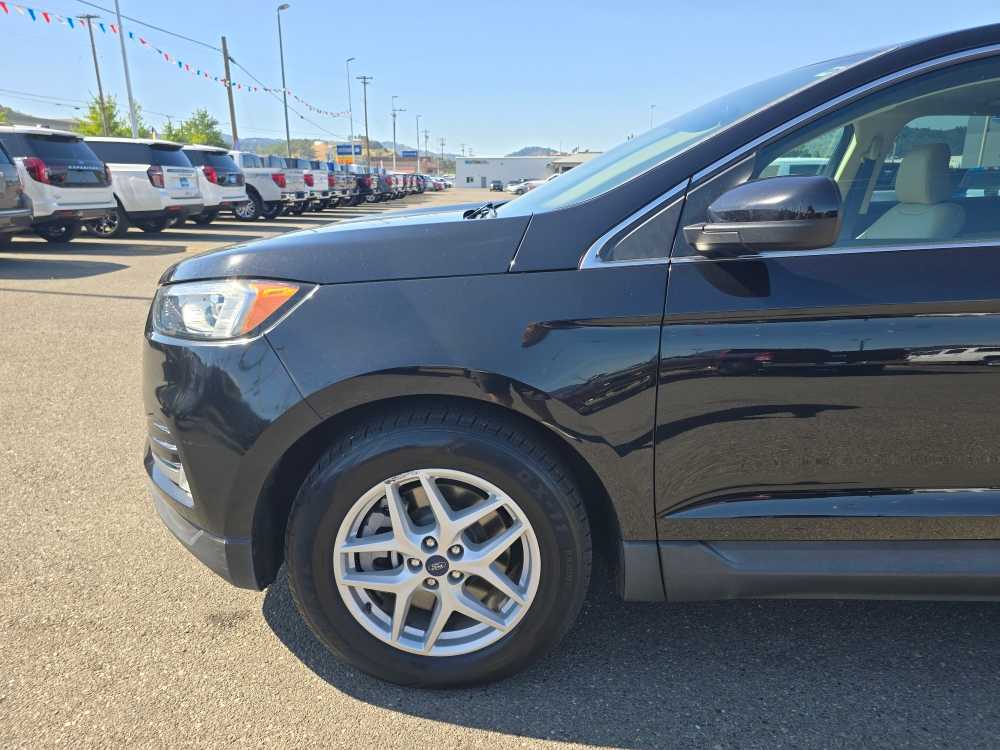 Thumbnail: 2021 Ford Edge - 6
