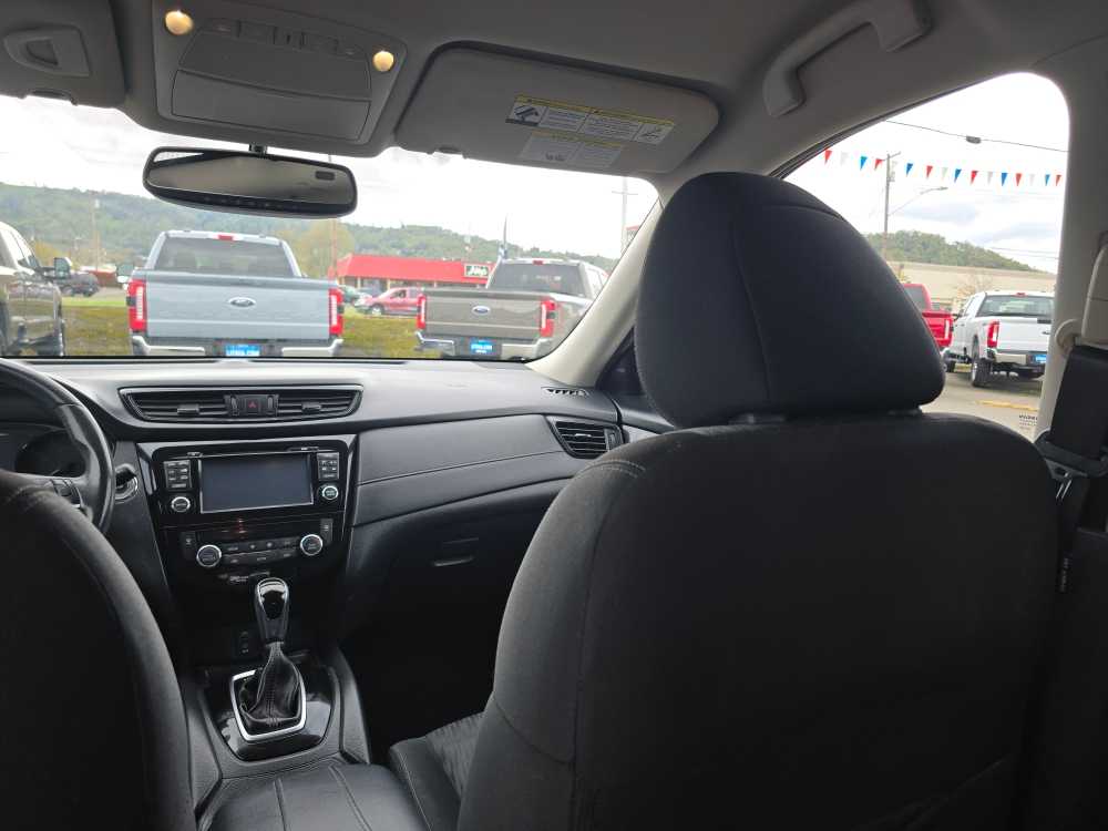 Thumbnail: 2017 Nissan Rogue - 14