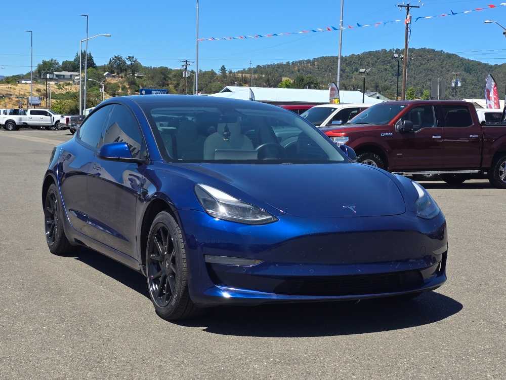 Thumbnail: 2021 Tesla Model 3 - 11
