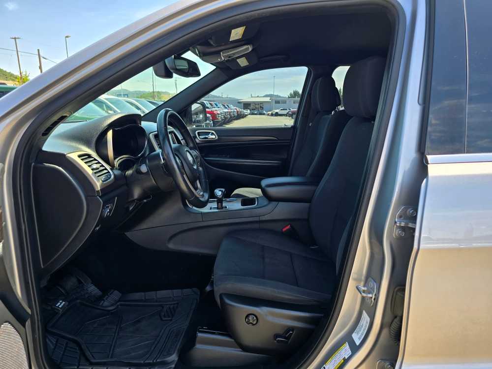 Thumbnail: 2014 Jeep Grand Cherokee - 9