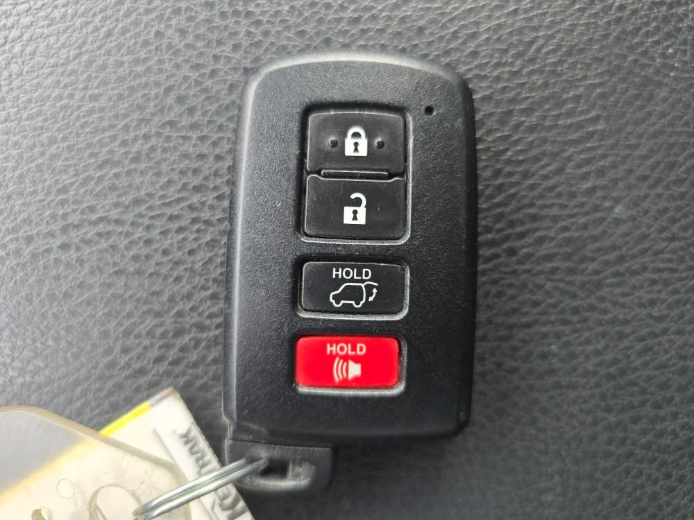 Thumbnail: 2018 Toyota Highlander - 22