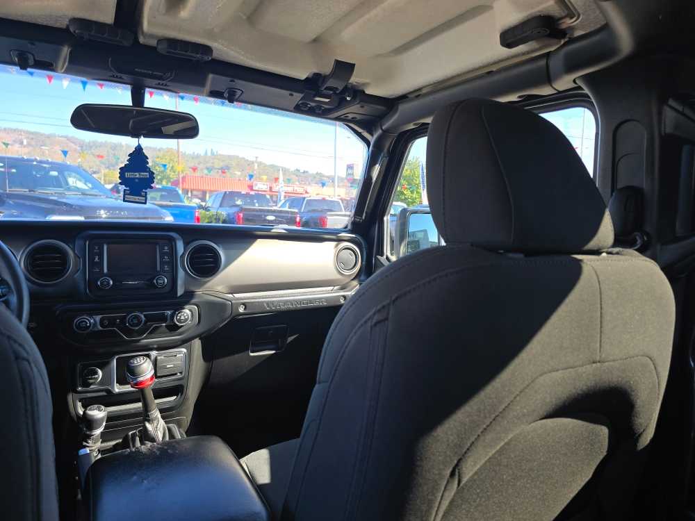 Thumbnail: 2019 Jeep Wrangler - 14
