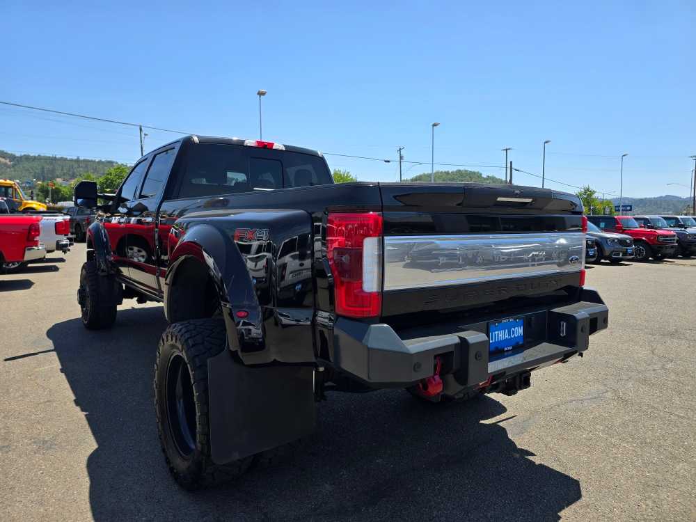 Thumbnail: 2017 Ford F-450 - 3