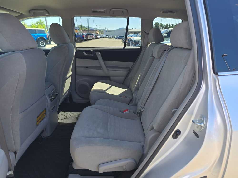 Thumbnail: 2012 Toyota Highlander - 16