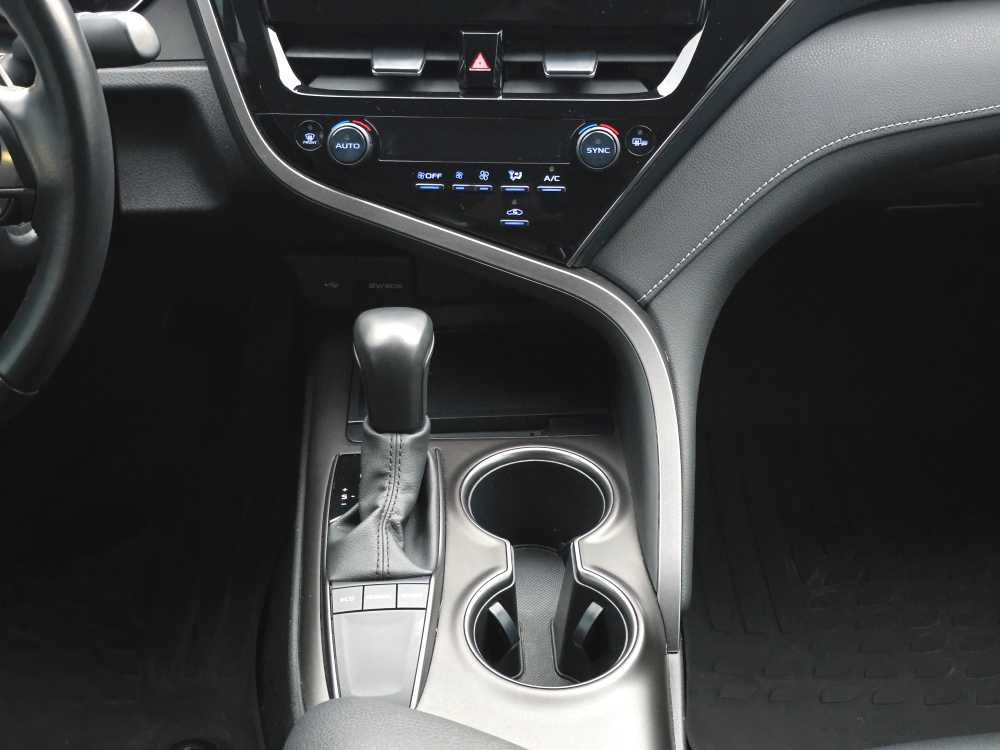 Thumbnail: 2022 Toyota Camry - 13