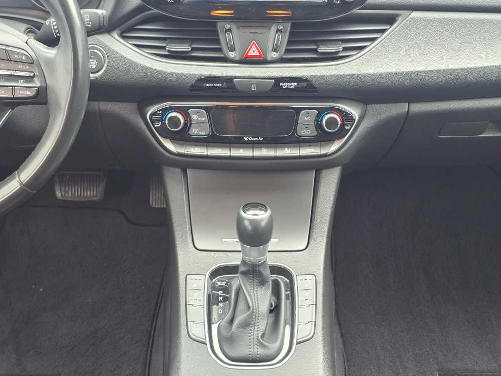 Thumbnail: 2018 Hyundai Elantra - 13