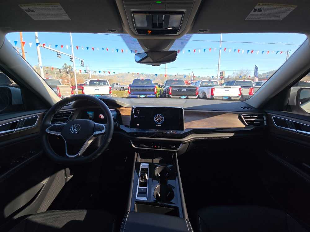 Thumbnail: 2024 Volkswagen Atlas - 15