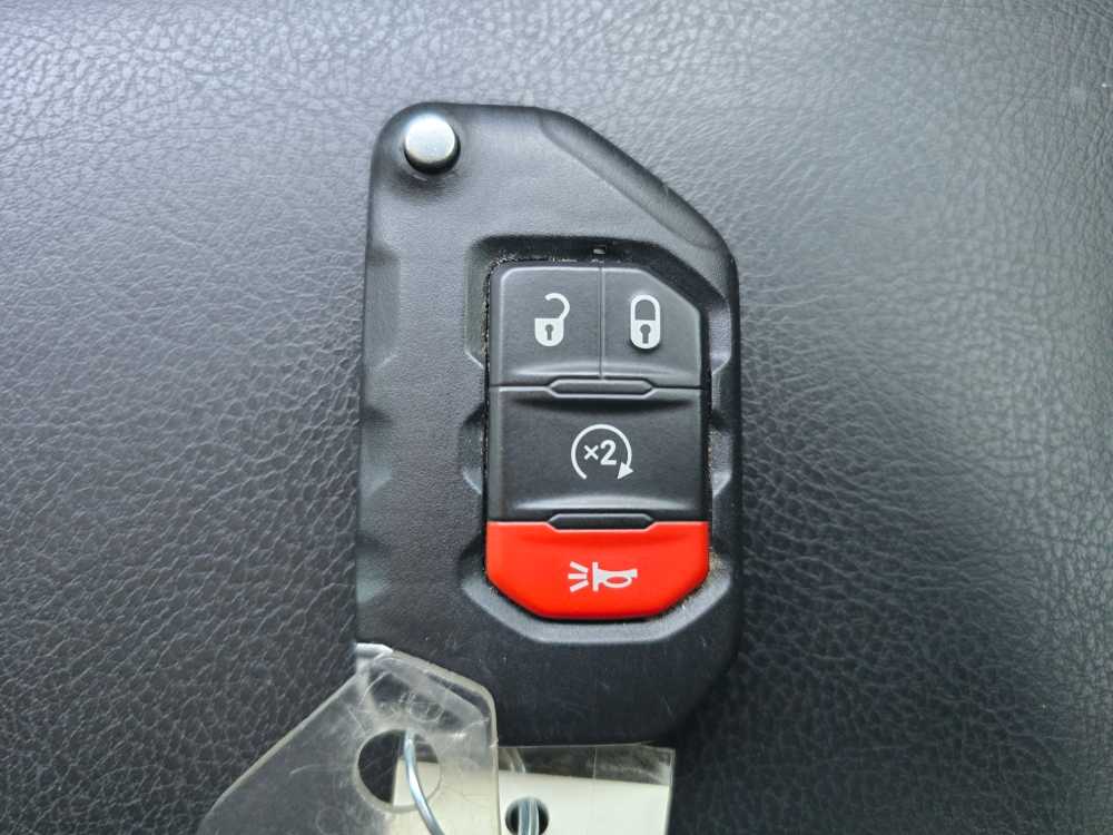 Thumbnail: 2021 Jeep Gladiator - 22