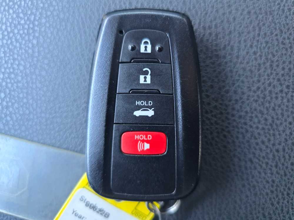 Thumbnail: 2022 Toyota Camry - 21