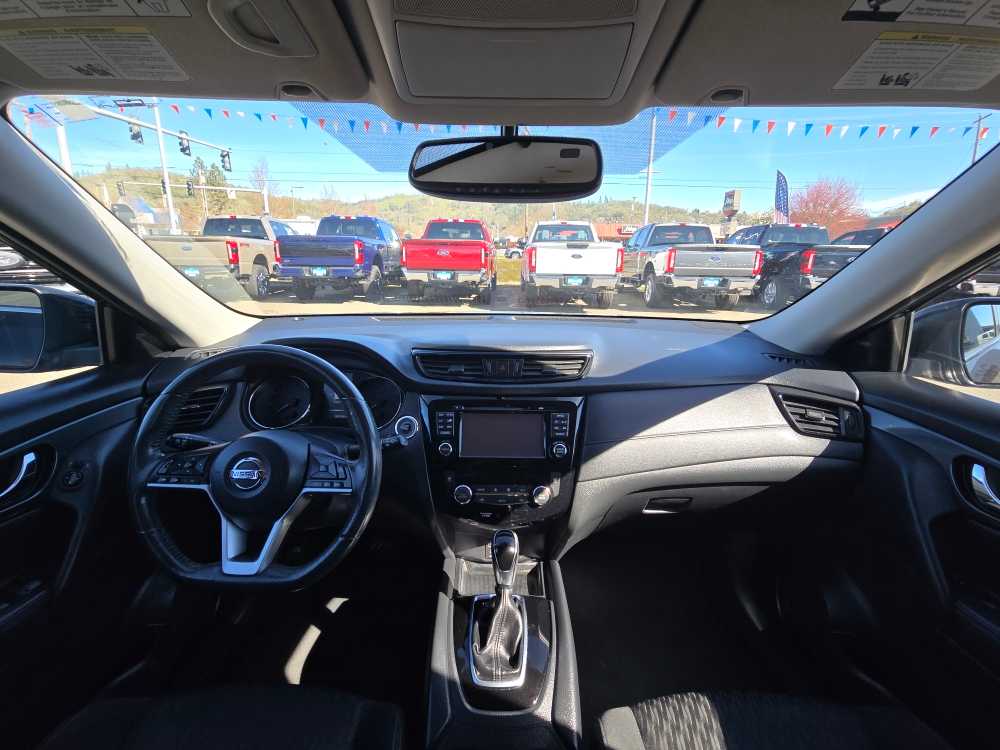 Thumbnail: 2017 Nissan Rogue - 15