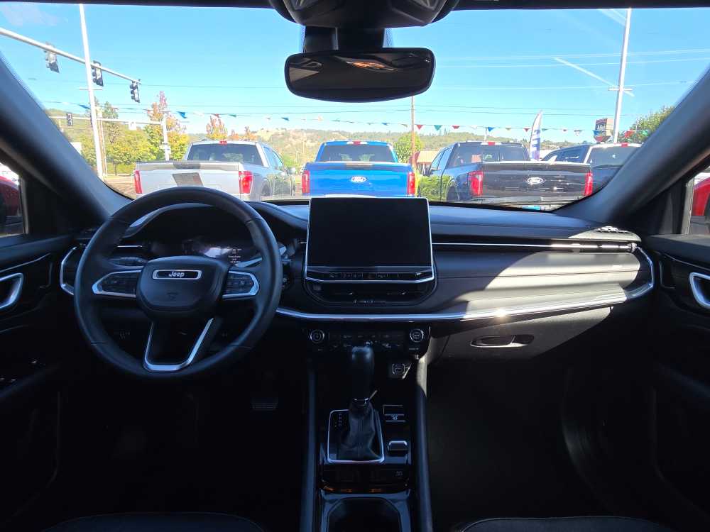 Thumbnail: 2023 Jeep Compass - 15