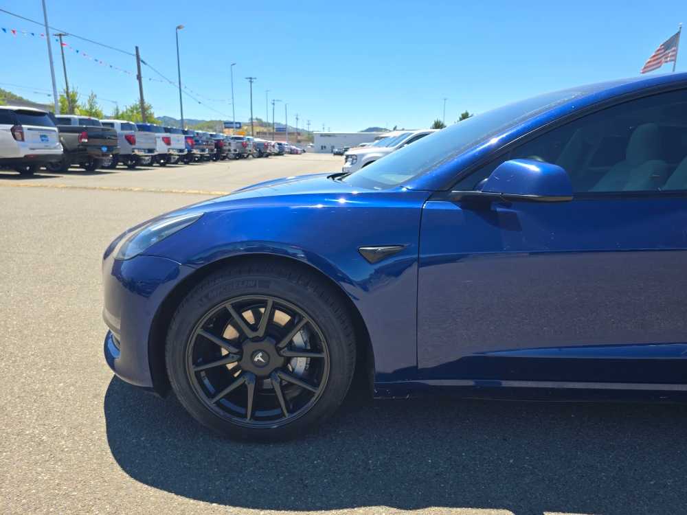 Thumbnail: 2021 Tesla Model 3 - 13